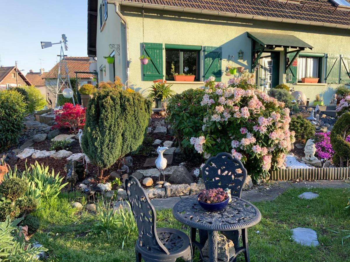 Le Nid Fleuri De Cravanche Bagian luar foto