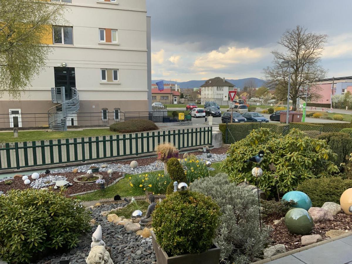 Le Nid Fleuri De Cravanche Bagian luar foto