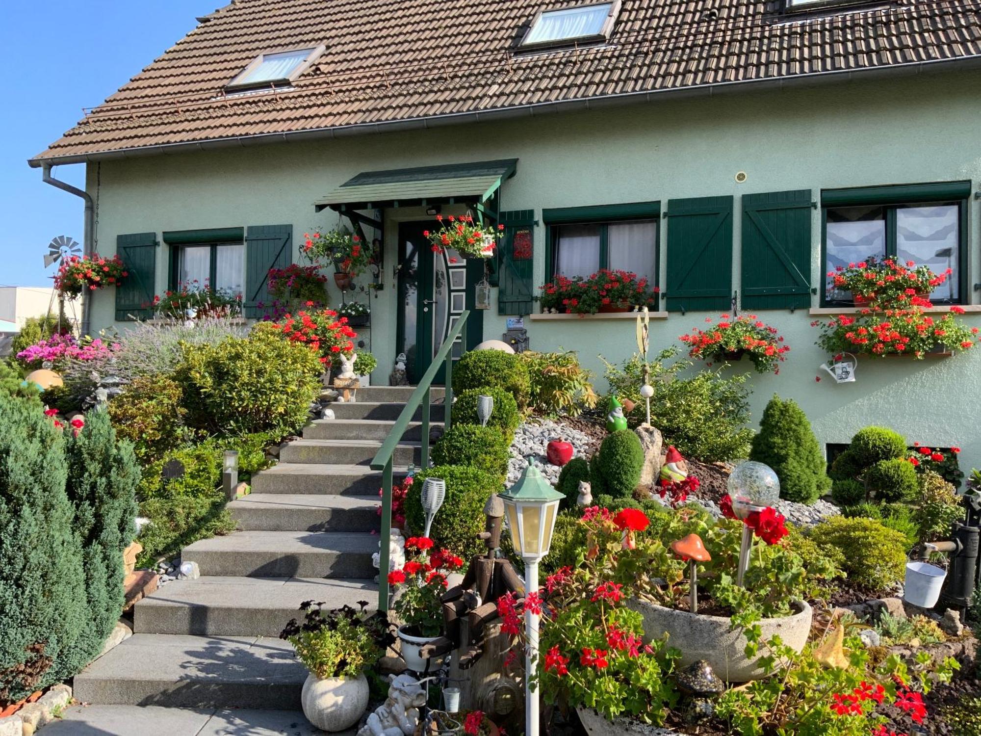 Le Nid Fleuri De Cravanche Bagian luar foto
